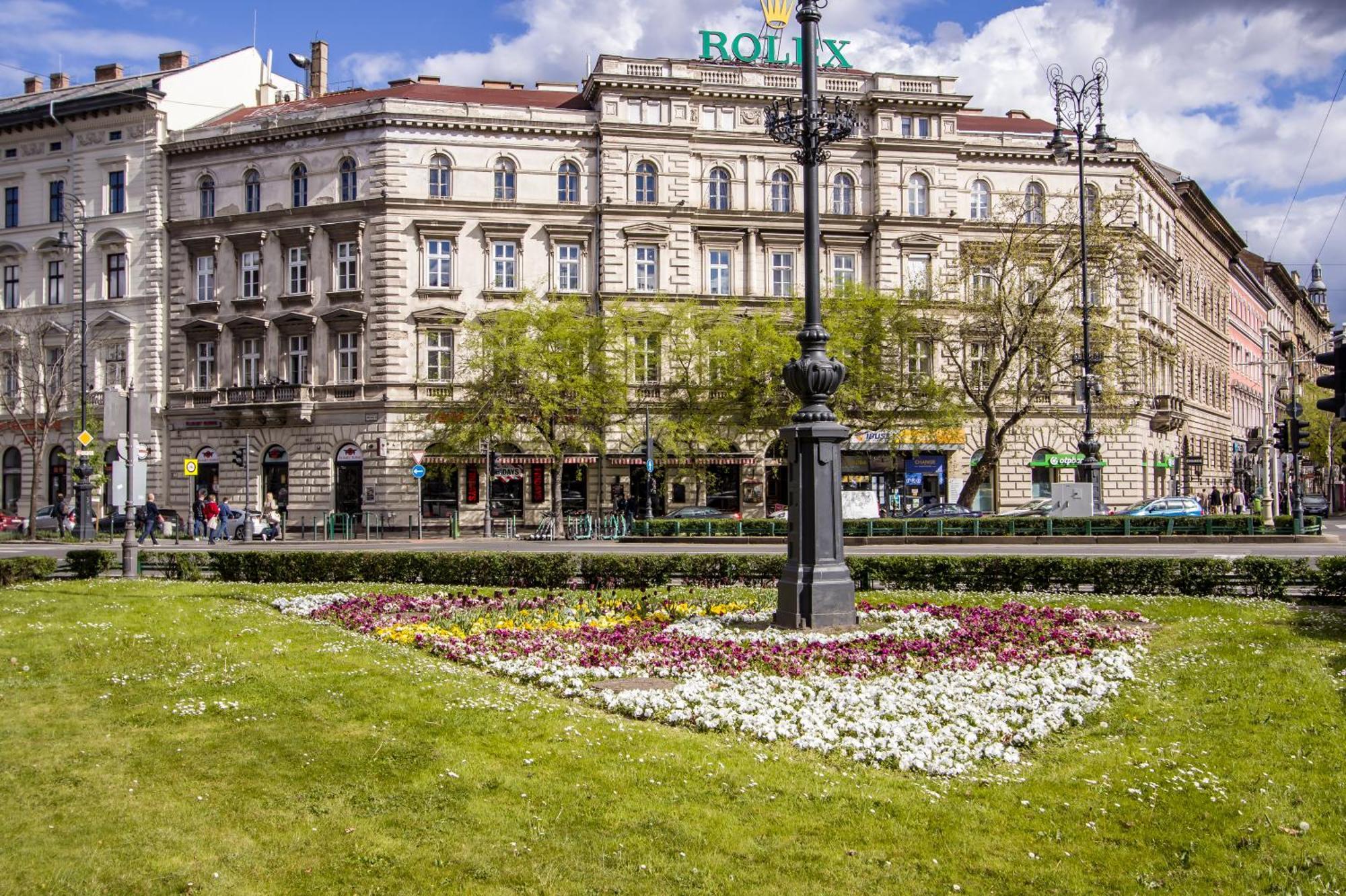 Wilson'S Oktogon Square Suite Apartment Budapest Exterior photo