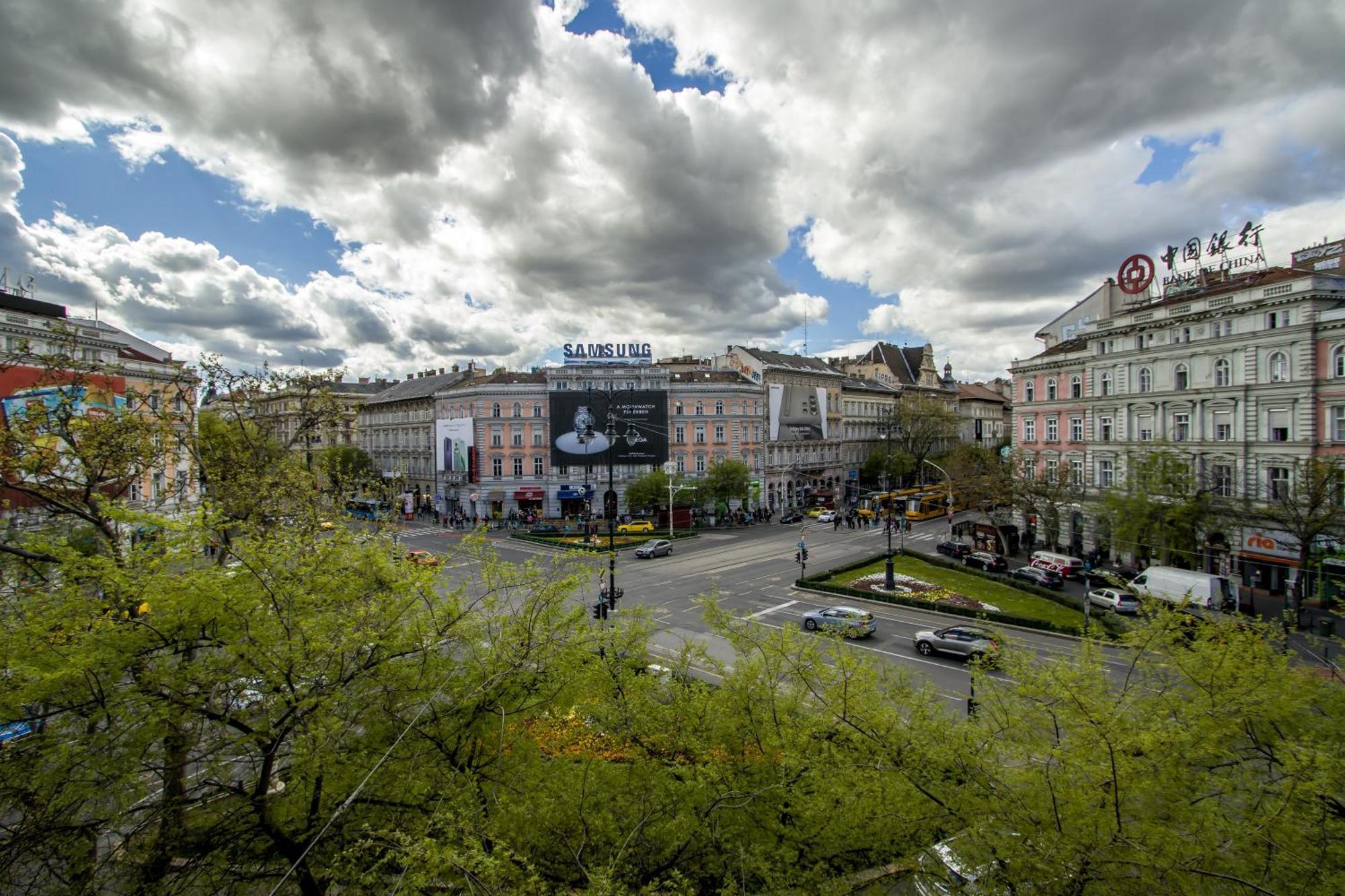 Wilson'S Oktogon Square Suite Apartment Budapest Exterior photo