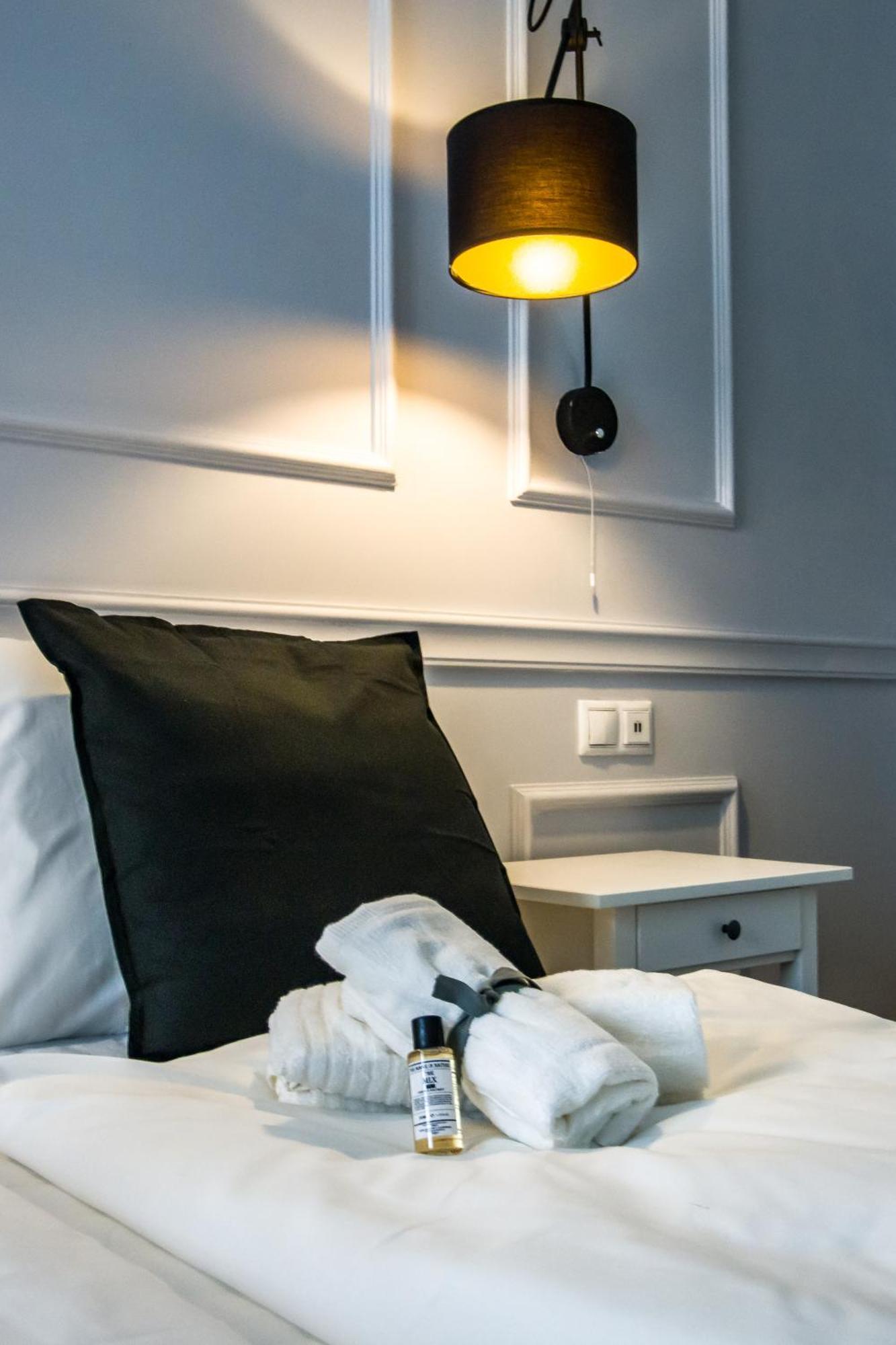 Wilson'S Oktogon Square Suite Apartment Budapest Exterior photo