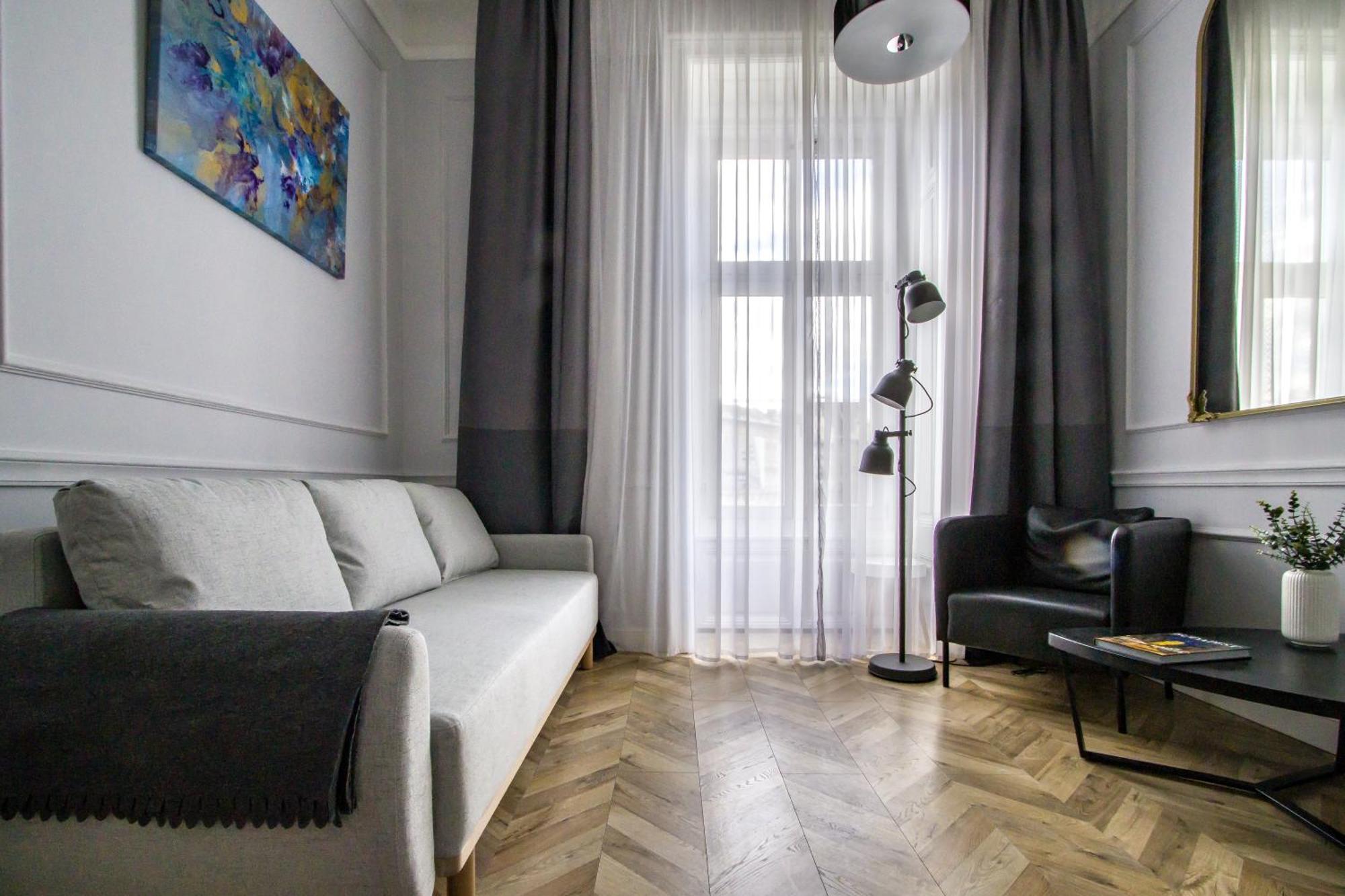 Wilson'S Oktogon Square Suite Apartment Budapest Exterior photo